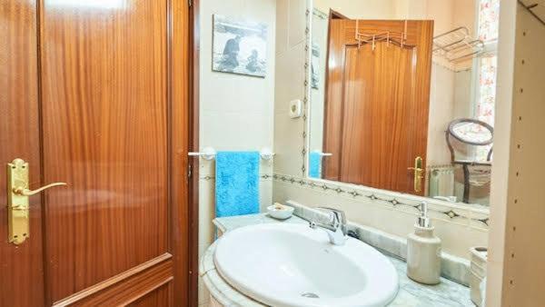 Habitacion Maravillosa En Apartamento Compartido Madrid Centro Bagian luar foto